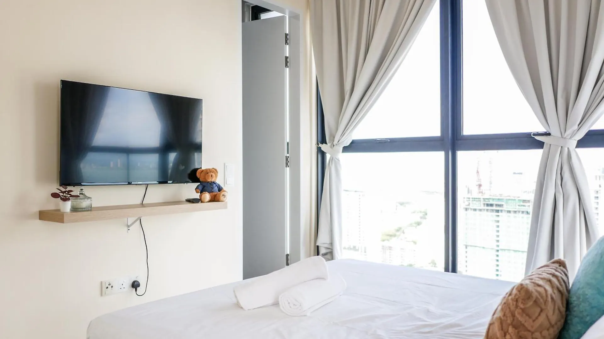 Home Attic At Urban 1 Bedroom For 2 Pax George Town 0*,